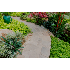 Gartenweg anlegen: So gestalten Sie ihn einfach und günstig